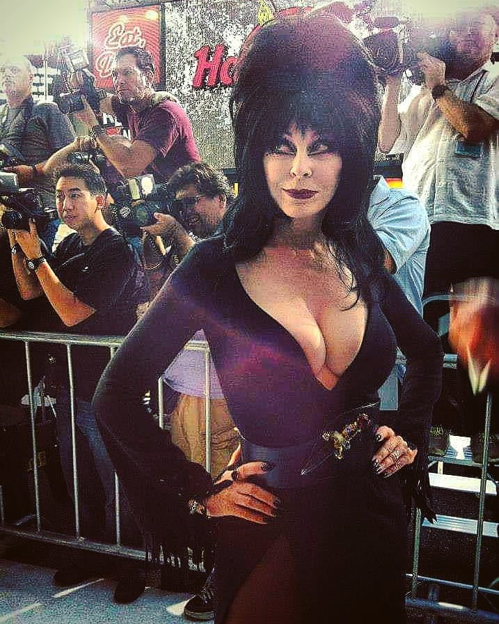 Elvira: Mistress of the Dark. 